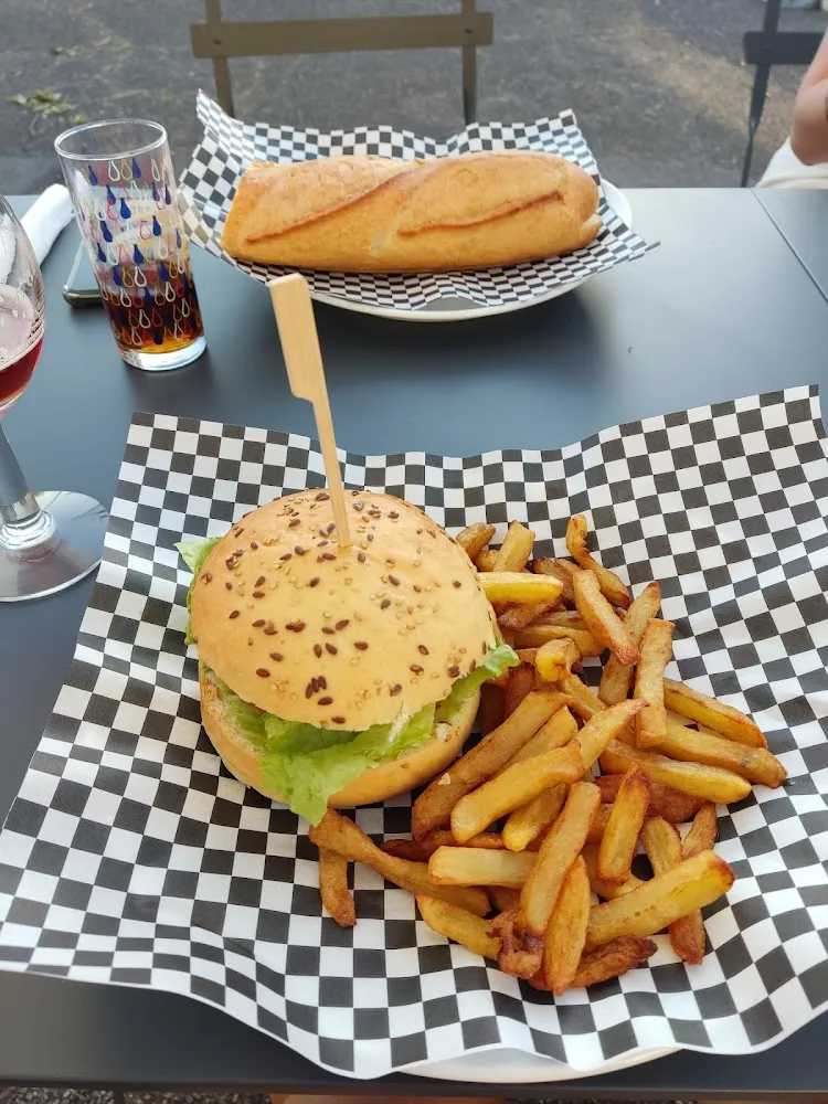 Cheeseburger Frites Maison Et Pain Maison Une Turie
